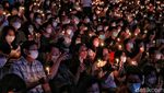 Cahaya Lilin Terangi Misa Malam Natal di GRII Kemayoran