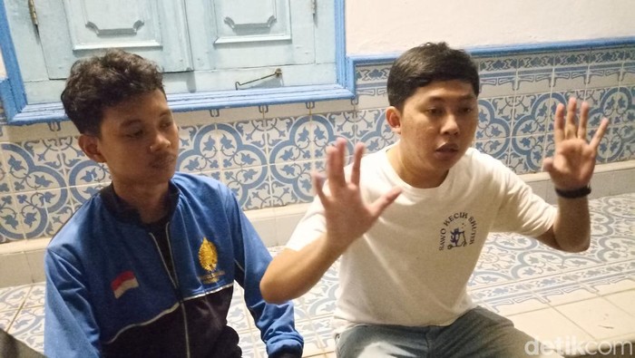 Cucu PB XIII BRM Yudistira dan  BRM Suryo Mulyo, saat ditemui di dalem Keraton Kasunanan Solo, Sabtu (24/12/20224)