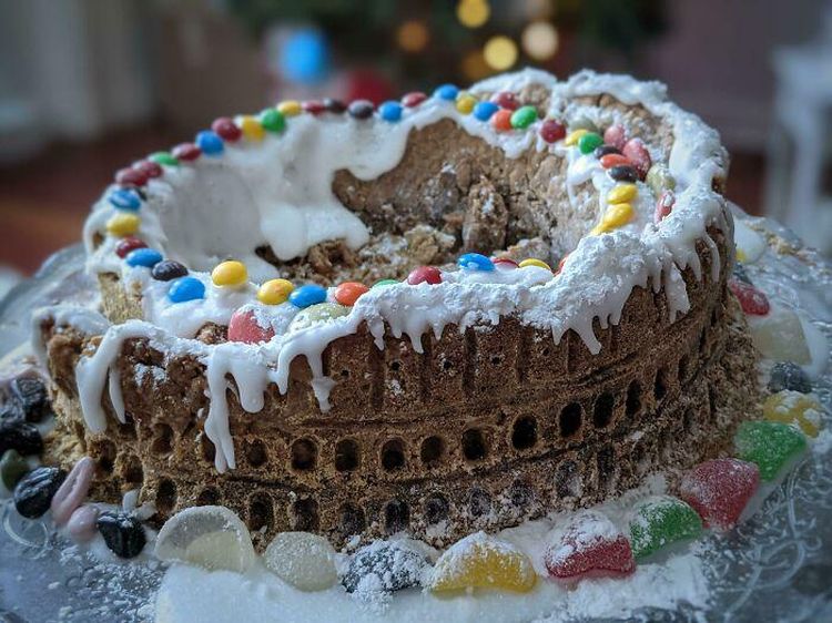 Unik! Kue Jahe Ini Didesain Mirip Istana hingga Colosseum Roma