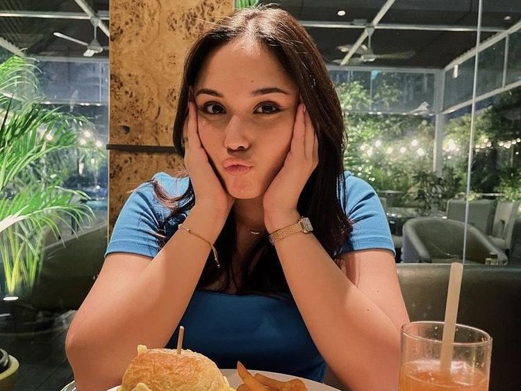 Greta Irene, Kakak Mendiang Laura Anna yang Doyan Burger