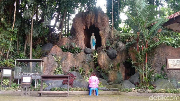 Gua Maria Sendangrejo, Wisata Religi Bersejarah di Kota Blitar