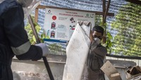 Badak LNG bergerak aktif dengan menggandeng masyarakat dan mitra dalam upaya menjaga kelestarian lingkungan. Misalnya bersama mitra binaan Salin Swara dari Kelompok Telihan Recycle, Badak LNG berinovasi mengubah aluminium limbah insulasi pipa gas dan limbah rumah tangga menjadi produk yang lebih bermanfaat dan bernilai yakni baling-baling perahu nelayan.  
