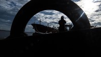 Badak LNG terus melakukan pengembangan yang akhirnya mampu menjadi kilang LNG terbesar di dunia. Dari yang awalnya terbangun dua ‘train’ pada tahun 1977, hingga akhirnya pada tahun 1999 terbangun delapan ‘train’ dengan total kapasitas produksi 22,5 juta ton per tahun. Kilang Badak LNG telah melakukan pengapalan LNG lebih dari 9.700 kargo dan LPG lebih dari 400 kargo pada kuartal ketiga tahun 2022.  