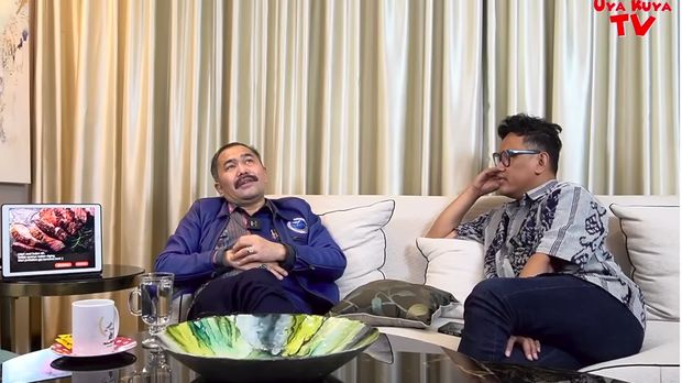 Kamaruddin Simanjuntak dan Uya Kuya