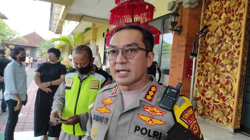 Kapolresta Denpasar Kombes Bambang Yugo Pamungkas saat ditemui wartawan di kantornya, Sabtu (24/12/2022). (I Wayan Sui Suadnyana/detikBali)