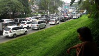 Polres Bogor mencatat sebanyak 57 ribu kendaraan memasuki jalur wisata Puncak pada Jumat (23/12/2022) pukul 00.00 WIB hingga Sabtu (24/12/2022) pukul 12.30 WIB.