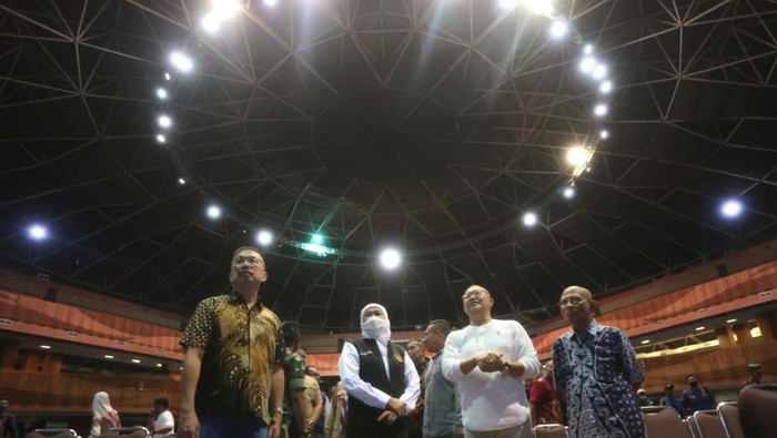 Khofifah tinjau gereja