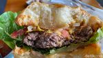 Makan Burger hingga Sup Tomat Enak di Resto Gaya Amerika