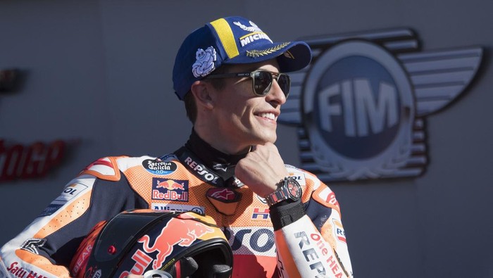 VALENCIA, SPAIN - NOVEMBER 05: Marc Marquez of Spain and Repsol Honda Team the second place at the end of the MotoGP qualifying practice during the MotoGP of Comunitat Valenciana - Qualifying at Ricardo Tormo Circuit on November 05, 2022 in Valencia, Spain. (Photo by Mirco Lazzari gp/Getty Images)