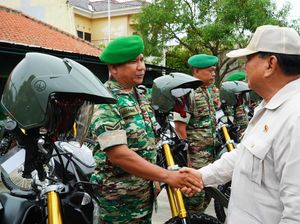 Prabowo Bagi-bagi Motor ke Babinsa: Kalian Ujung Tombak Pertahanan Negara