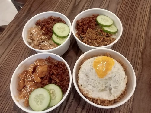 Menu ricebowl di kedai C Bowl Bajo, Labuan Bajo. (Ambrosius Ardin/detik Bali)