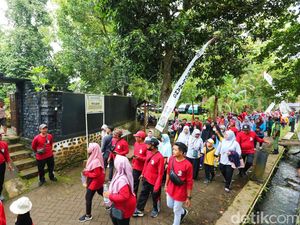 Peringati Harjaba, Warga Kabat Napak Tilas Petilasan Kerajaan Blambangan
