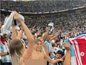 Nasib 2 Wanita Topless di Piala Dunia Qatar, Sempat Diusir dari Stadion
