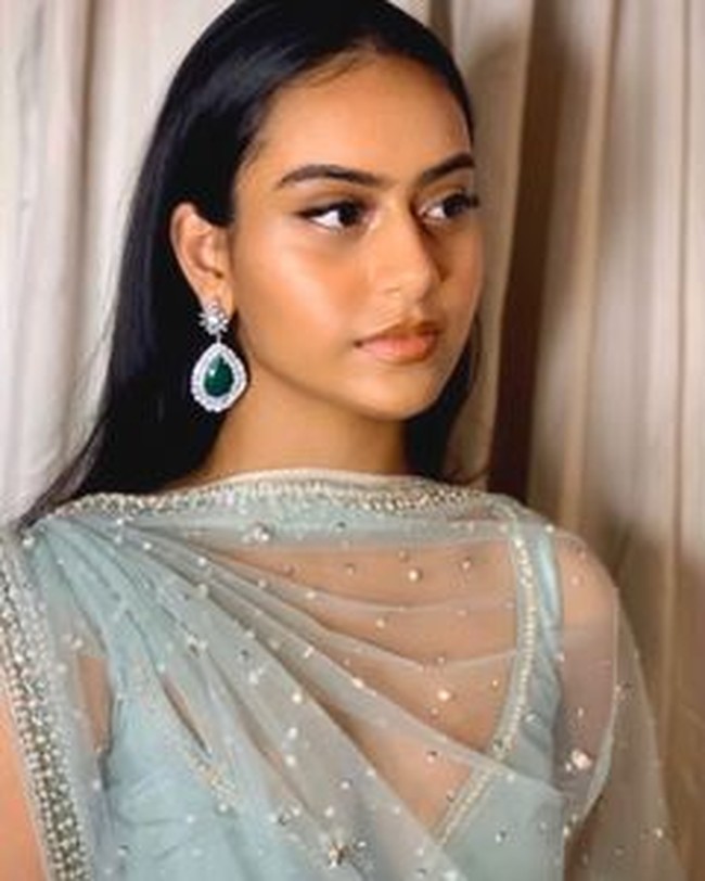 Beberapa waktu lalu, sebuah video yang viral menunjukkan perubahan fisik Nysa yang memicu rumor tidak menyenangkan bahwa gadis itu telah melakukan operasi plastik dan perawatan pemutihan kulit. Kajol pun mengungkap bahwa penampilan Nysa memang makin cantik karena perawatan.Foto: Instagram @nysadevganx