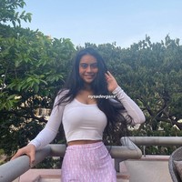 Nysa sangat aktif di internet dan dia tahu semuanya tentang kecantikan dan kesehatan. Dia menggunakan masker wajah tiga kali seminggu dan menyarankan aku untuk melakukan hal yang sama, kata Kajol dilansir India Times. Seperti ayahnya, Nysa juga gila olahraga, tambahnya sang aktris.Foto: Instagram @nysadevganx