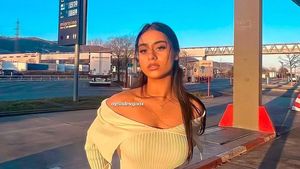 8 Potret Putri Kajol yang Makin Cantik, Dituduh Netizen Operasi Plastik