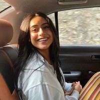 Meski belum resmi terjun ke dunia hiburan, Nysa Devgan memang cukup populer. Dalam wawancara baru-baru ini Kajol mengatakan jika sang putri bahkan kerap dimintai tanda tangan di Singapura.Foto: Instagram