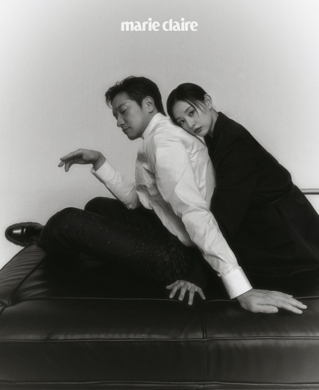 Bak prewedding, Son Suk Ku dan Kim Ji Won menjalani pemotretan bersama Marie Claire. Penonton pun berharap pasangan drakor My Liberation Notes terlibat cinta lokasi. Foto: Instagram