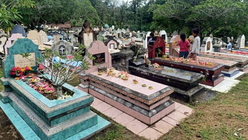 Pemakaman umum umat Palasari, Desa Eka Sari, Kecamatan Melaya, Kabupaten Jembrana, Bali, Sabtu (24/12/2022). (I Putu Adi Budiastrawan/DetikBali).