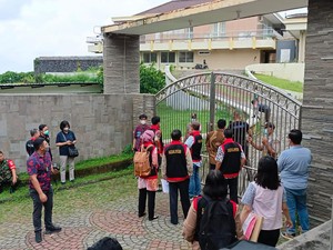 Detik-detik Jaksa Geledah Rumah Pengusaha Semarang Agus Hartono