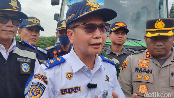 Plt Direktur Jenderal Perhubungan Darat Cucu Mulyana