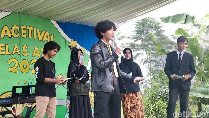 Santri Peacesantren Welah Asih Garut.