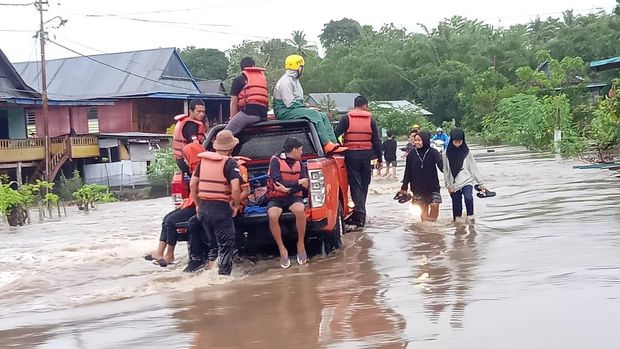 Sembilan desa dari 3 kecamatan di Soppeng terendam banjir.