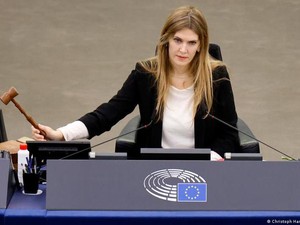 Skandal Korupsi di Uni Eropa Seperti Skenario Rumit Film Mafia