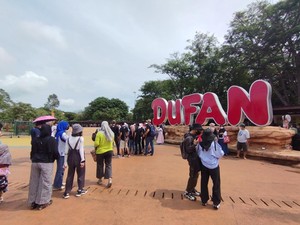 Ramai... Ancol, Ragunan dan TMII Dipadati Wisatawan
