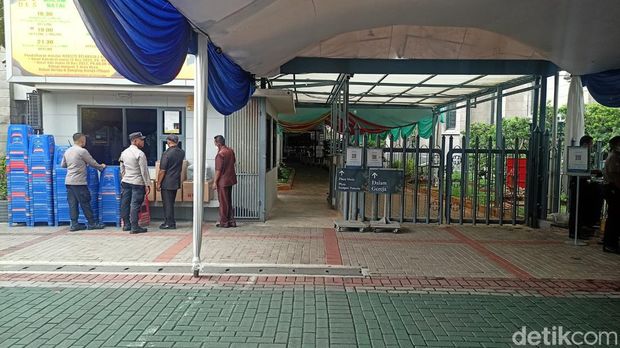 Suasana Gereja Katedral Jakarta Pusat
