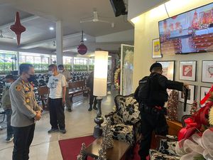 Ketatnya Pengamanan Natal di Jaksel: CCTV-Metal Detector