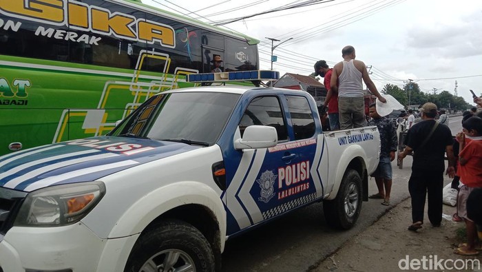 Tukang ojek tewas terlindas truk molen di jalur Pantura Indramayu