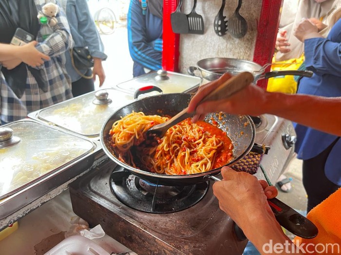 Viral di Bekasi, Spaghetti Italia Ini Dijual Mulai dari Rp 5 Ribu!
