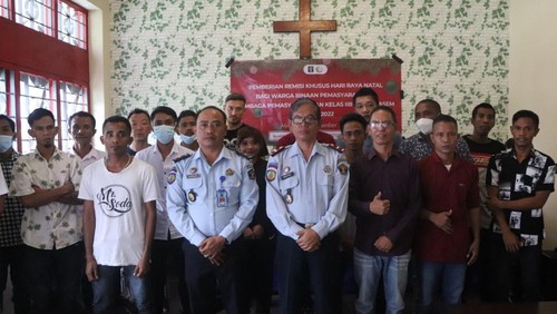 16 Napi Lapas Kelas IIB Karangasem yang mendapatkan remisi hari raya Natal. (istimewa)