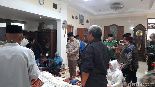 Ahmad Muzani melayat ke rumah duka Ridwan Saidi