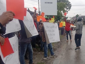 Anies Baswedan Didemo Saat Kunjungi Solo, Relawan: Senyumin Saja