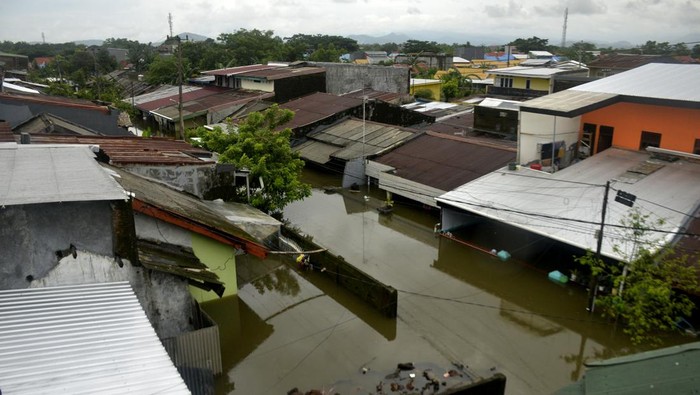 Gegara Hujan Deras Ratusan Rumah Di Makassar Kebanjiran