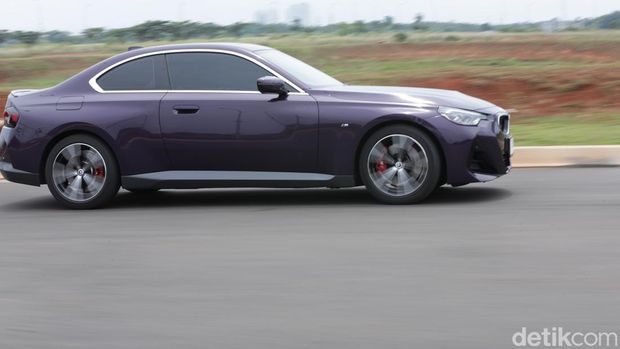 BMW 220i Coupe