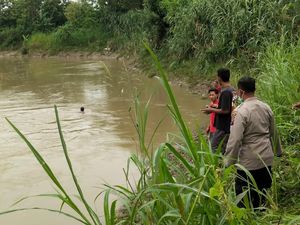 Selamatkan Adik Tenggelam, Pria Ini Justru Hilang Terseret Arus Kali Lamong