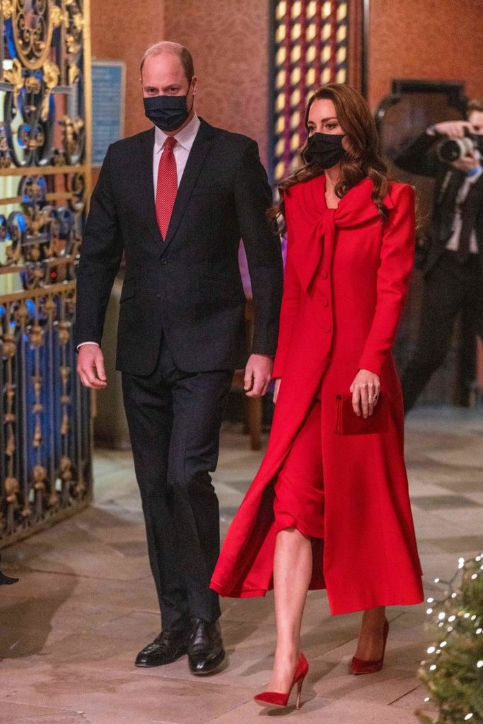 Britain's Prince William, Duke of Cambridge and Britain's Catherine, Duchess of Cambridge attend the Together At Christmas community carol service at Westminster Abbey in London on December 8, 2021. (Photo by Heathcliff O'Malley / POOL / AFP) (Photo by HEATHCLIFF O'MALLEY/POOL/AFP via Getty Images)