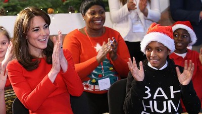 Gaya Modis Kate Middleton yang Bisa Ditiru untuk Acara Natal