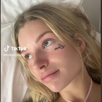 Namun keesokan harinya saat ia bangun tidur, Lottie mengatakan bahwa tindakannya itu tanpa ia sadari. Foto: dok. TikTok.