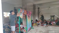 Selanjutnya di Kecamatan Biringkanaya, ada 59 KK atau 245 jiwa yang mengungsi. Mereka tersebar di 5 lokasi pengungsian. Foto: Rasmilawanti Rustam/detikSulsel