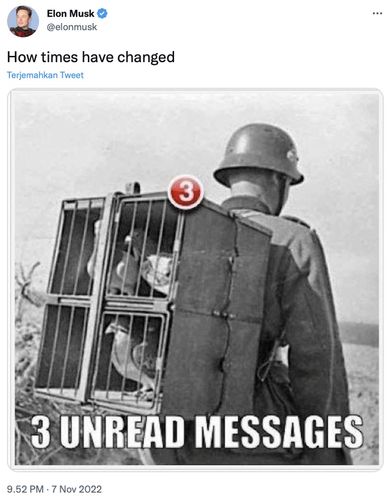 Elon Musk doyan bagi-bagi meme kocak