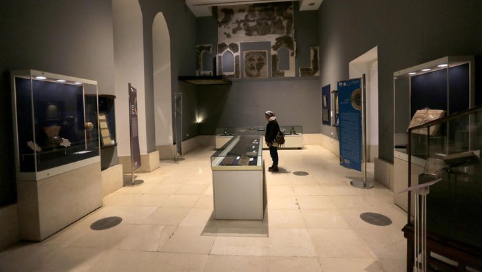 CAIRO, EGYPT - DECEMBER 24: Items are on display in exhibits inside Gayer-Anderson Museum in Ahmed Ibn Tulun Square on December 24, 2022 in Cairo, Egypt.The Museums Sector of the Supreme Council of Antiquities is organizing three temporary archaeological exhibitions under the title 