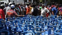 Setelah dinyatakan bangkrut, ekonomi negara Asia Selatan itu terus merosot. Berdasarkan data dari Departemen Statistik Sri Lanka yang dirilis Kamis (15/9/2022), pertumbuhan PDB Sri Lanka pada kuartal ii-2022 tercatat -8,4%. Koreksi itu menjadi yang terburuk dalam 7 dekade terakhir. Pradeep Dambarage/NurPhoto via Getty Images.