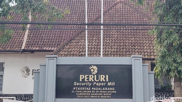 Pabrik Kertas Padalarang.