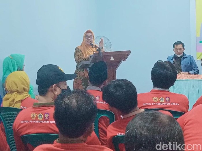 Pemberantasan rokok ilegal terus dilakukan Pemkab Gresik. Pemkab sosialisasi Dana Bagi Hasil Cukai Hasil Tembakau (DBH CHT) yang dapat dirasakan masyarakat secara langsung.
