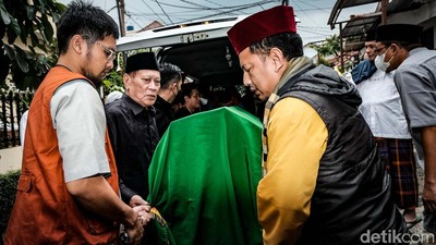 Ridwan Saidi Meninggal Dunia, Begini Suasana di Rumah Duka
