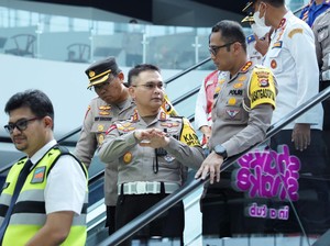 Bersama Menhub, Kakorlantas Pantau Kelancaran Arus Nataru